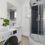 Spacious Family With Parking And Desks In By Renters Appartamento *