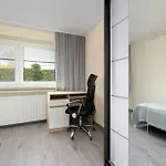 Spacious Family With Parking And Desks In By Renters رشيشوف