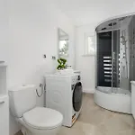 شقة Spacious Family With Parking And Desks In By Renters
