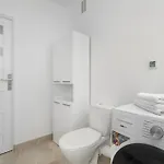 Spacious Family With Parking And Desks In By Renters شقة
