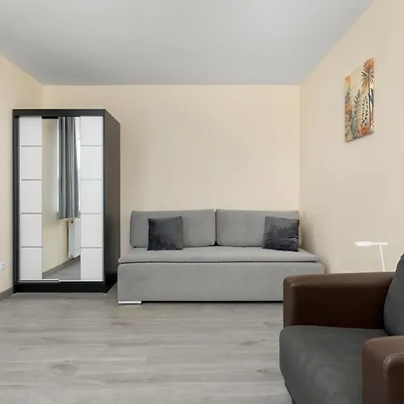 Appartamento Spacious Family With Parking And Desks In By Renters *