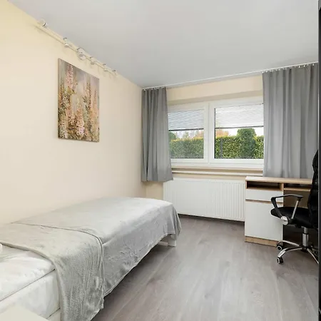 Spacious Family In With Parking Spaces And Desks By Renters * Rzeszów