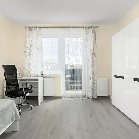 Apartamento Spacious In With Parking Spaces&desks By Renters