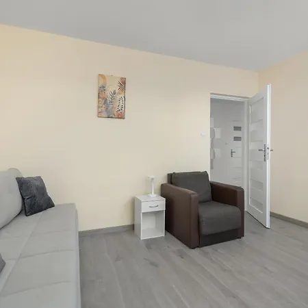 Spacious In With Parking Spaces&desks By Renters * Rzeszów