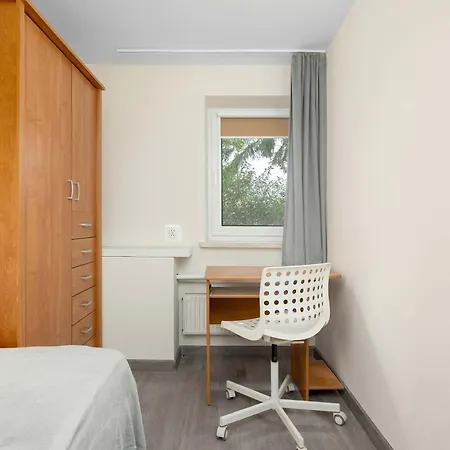 Apartamento Spacious In With Parking Spaces&desks By Renters *