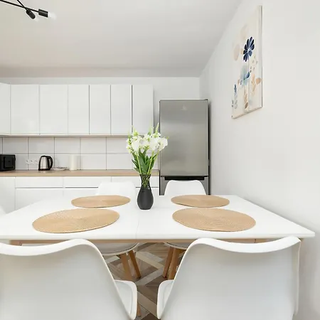 Appartamento Spacious Family In With Parking Spaces And Desks By Renters *