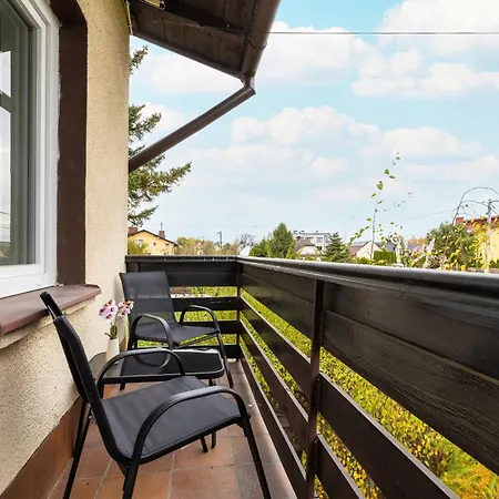 Spacious Family With Parking And Desks In By Renters Rzeszów