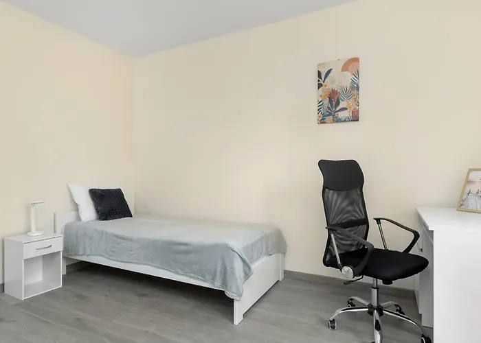 Spacious Family Apartments With Parking And Desks In Rzeszow By Noclegi Renters Appartamento *