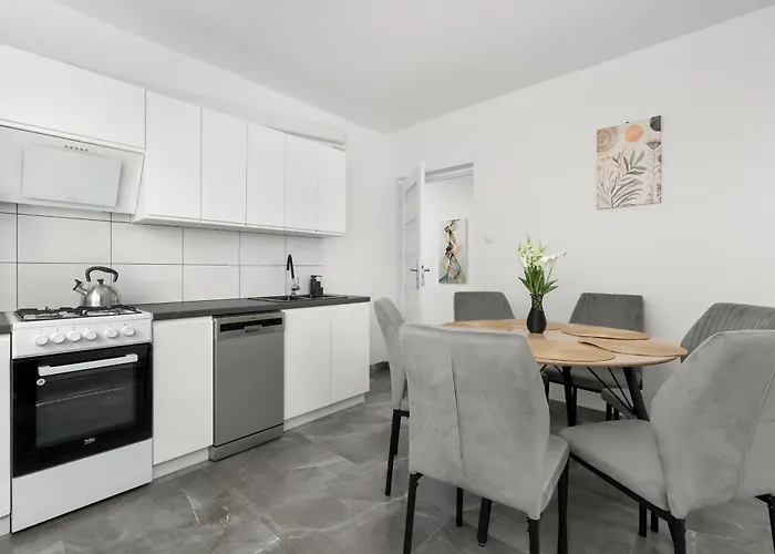 Spacious Family Apartments With Parking And Desks In Rzeszow By Noclegi Renters