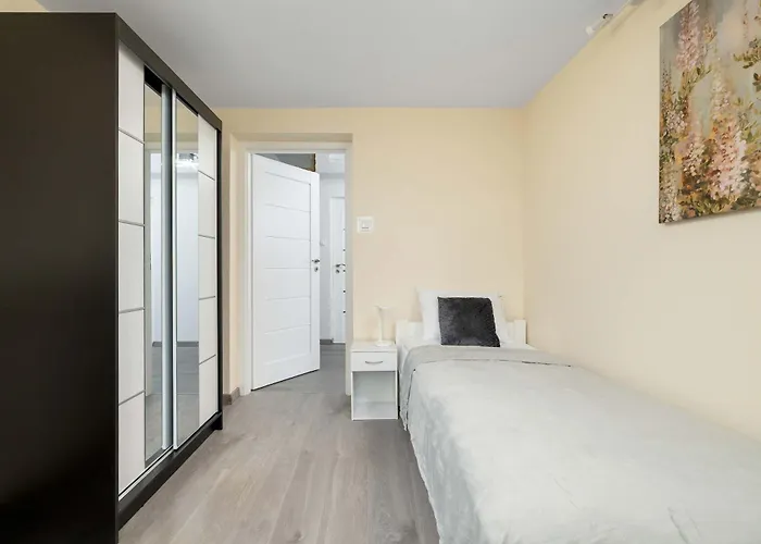 Spacious Family Apartments With Parking And Desks In Rzeszow By Noclegi Renters