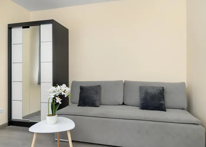 Spacious Family Apartments With Parking And Desks In Rzeszow By Noclegi Renters