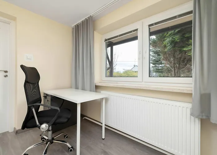 Spacious Family Apartments With Parking And Desks In Rzeszow By Noclegi Renters Apartament