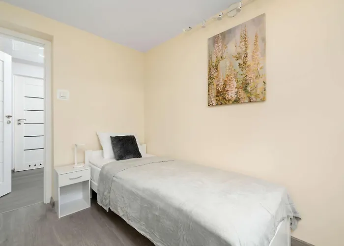 Spacious Family Apartments With Parking And Desks In Rzeszow By Noclegi Renters Appartamento Rzeszów