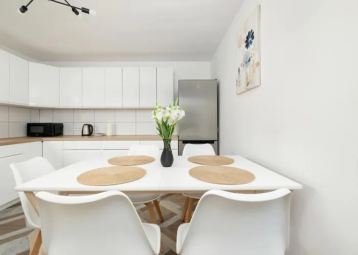 Apartament Spacious Family Apartments With Parking And Desks In Rzeszow By Noclegi Renters *