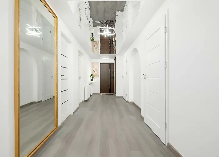 Spacious Family Apartments With Parking And Desks In Rzeszow By Noclegi Renters Appartamento